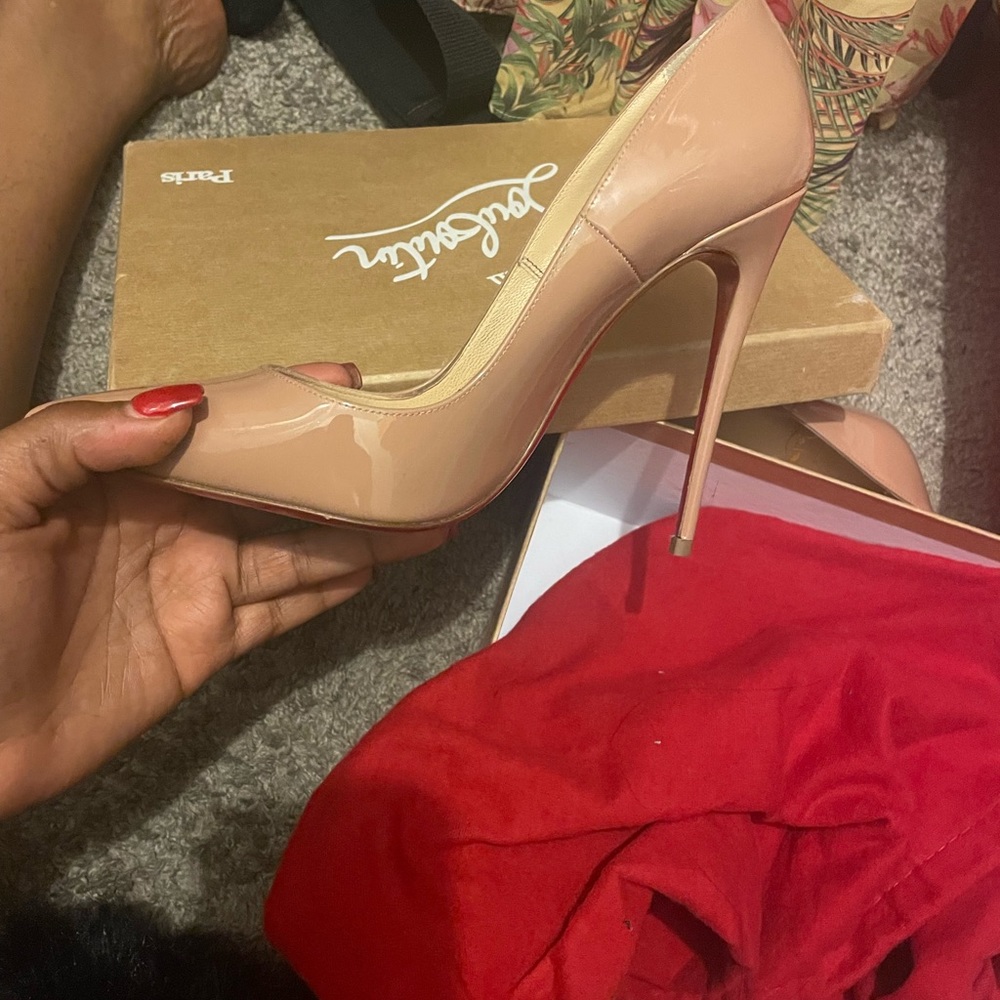 These have been worn twice besides the bottom everything looks brandnew